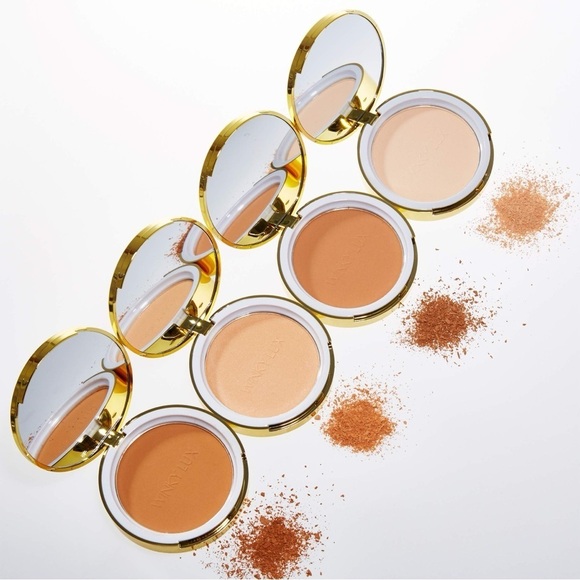 New Winky Lux Diamond Powder Foundation Color Deep and Medium Deep - Picture 1 of 6